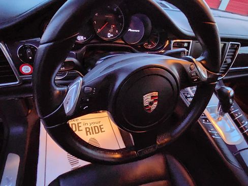 Used 2012 Porsche Panamera 4 image 6