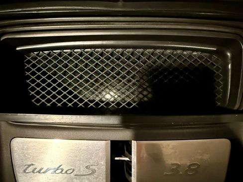 Used 2014 Porsche 911 Turbo S image 15