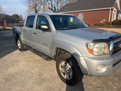 Used 2009 Toyota Tacoma PreRunner image 14
