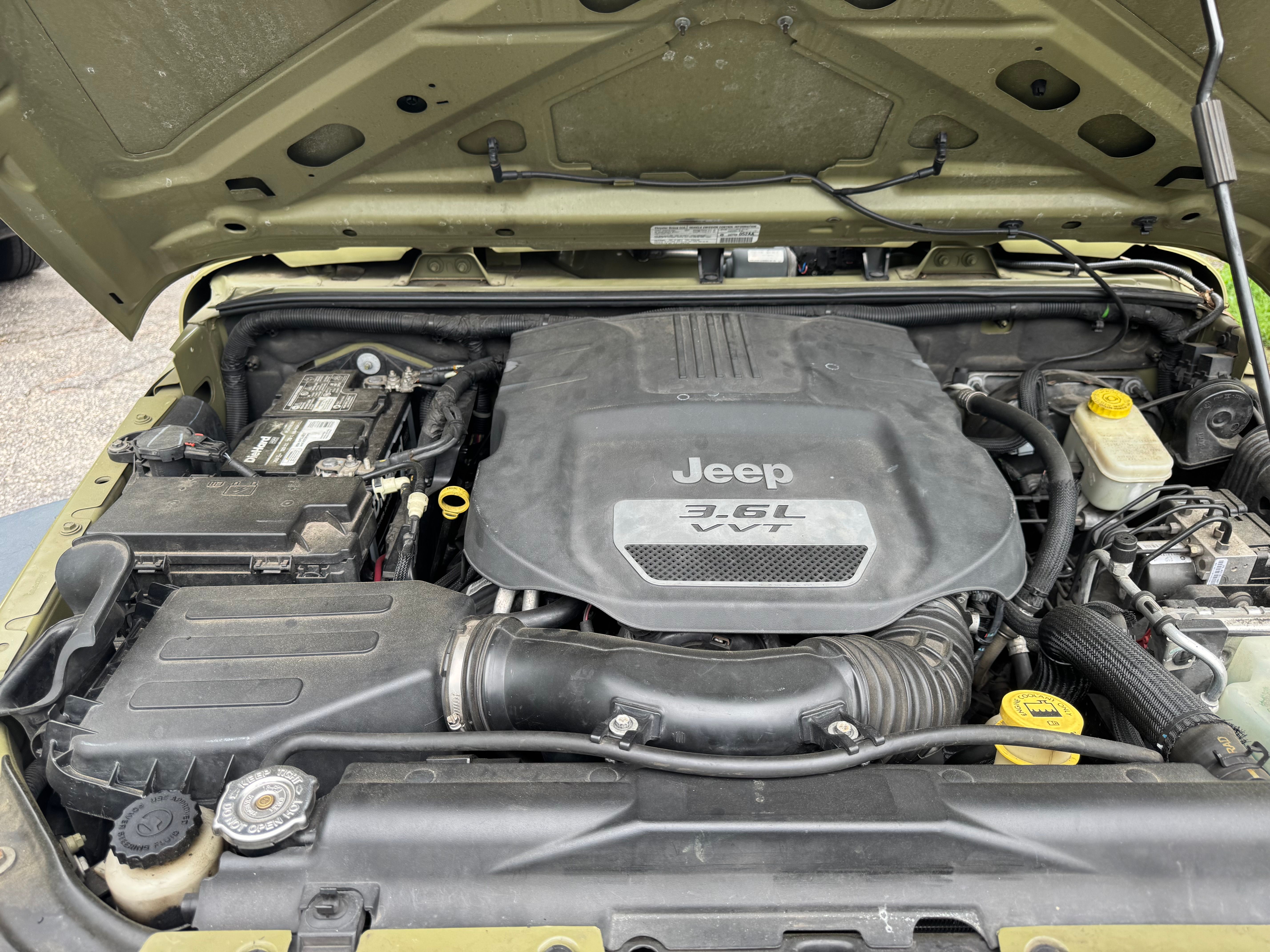 Used 2013 Jeep Wrangler Sport AWD/4WD image 22