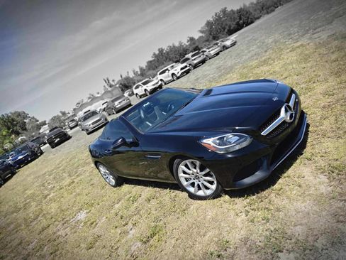 Used 2018 Mercedes-Benz SLC 300 image 9