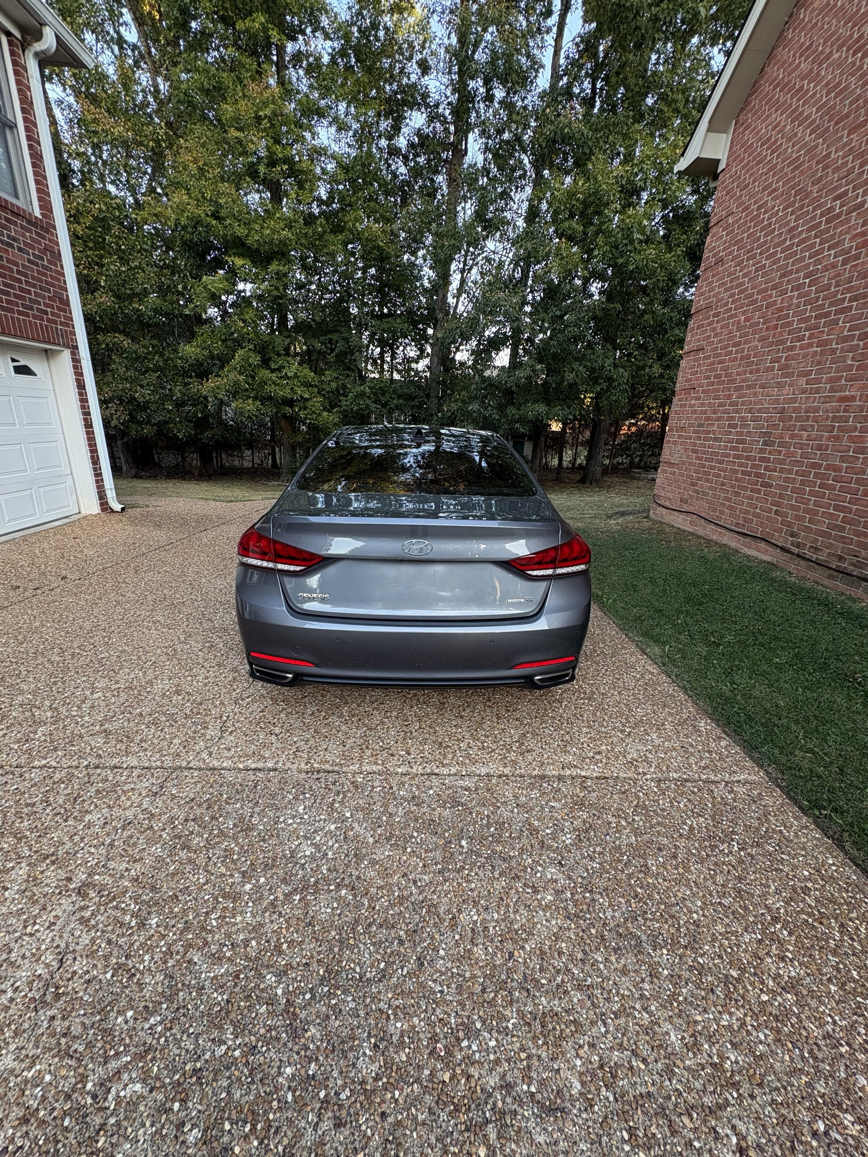 Used 2016 Hyundai Genesis 3.8 w/ Option Group 02 AWD/4WD image 4