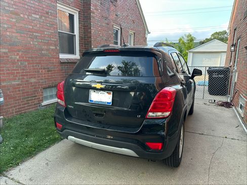 Used 2019 Chevrolet Trax LT w/ LT Convenience Package FWD image 6