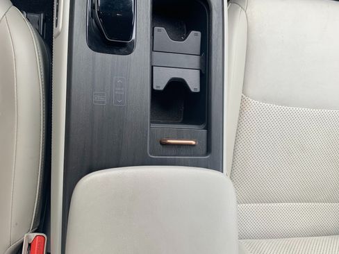 Used 2024 Nissan Ariya FWD image 15