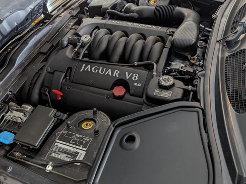 Used 2000 Jaguar XK8 Coupe image 10