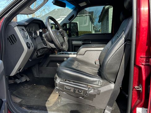 Used 2013 Ford F250 Lariat w/ Lariat Ultimate Pkg image 2