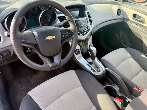 Used 2015 Chevrolet Cruze LS image 12