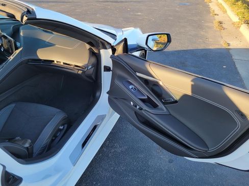 Used 2023 Chevrolet Corvette Stingray Premium Conv w/ Z51 Performance Package image 6