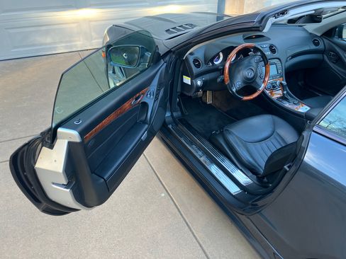 Used 2011 Mercedes-Benz SL 550 image 10