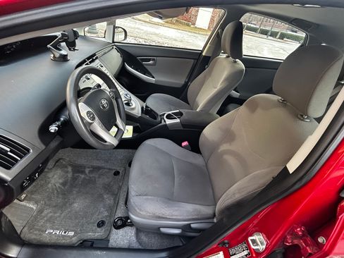 Used 2013 Toyota Prius Three image 11