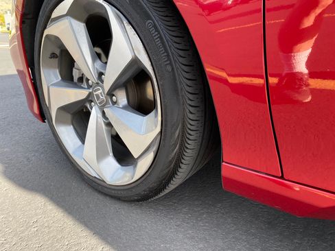 Used 2018 Honda Accord Touring image 29