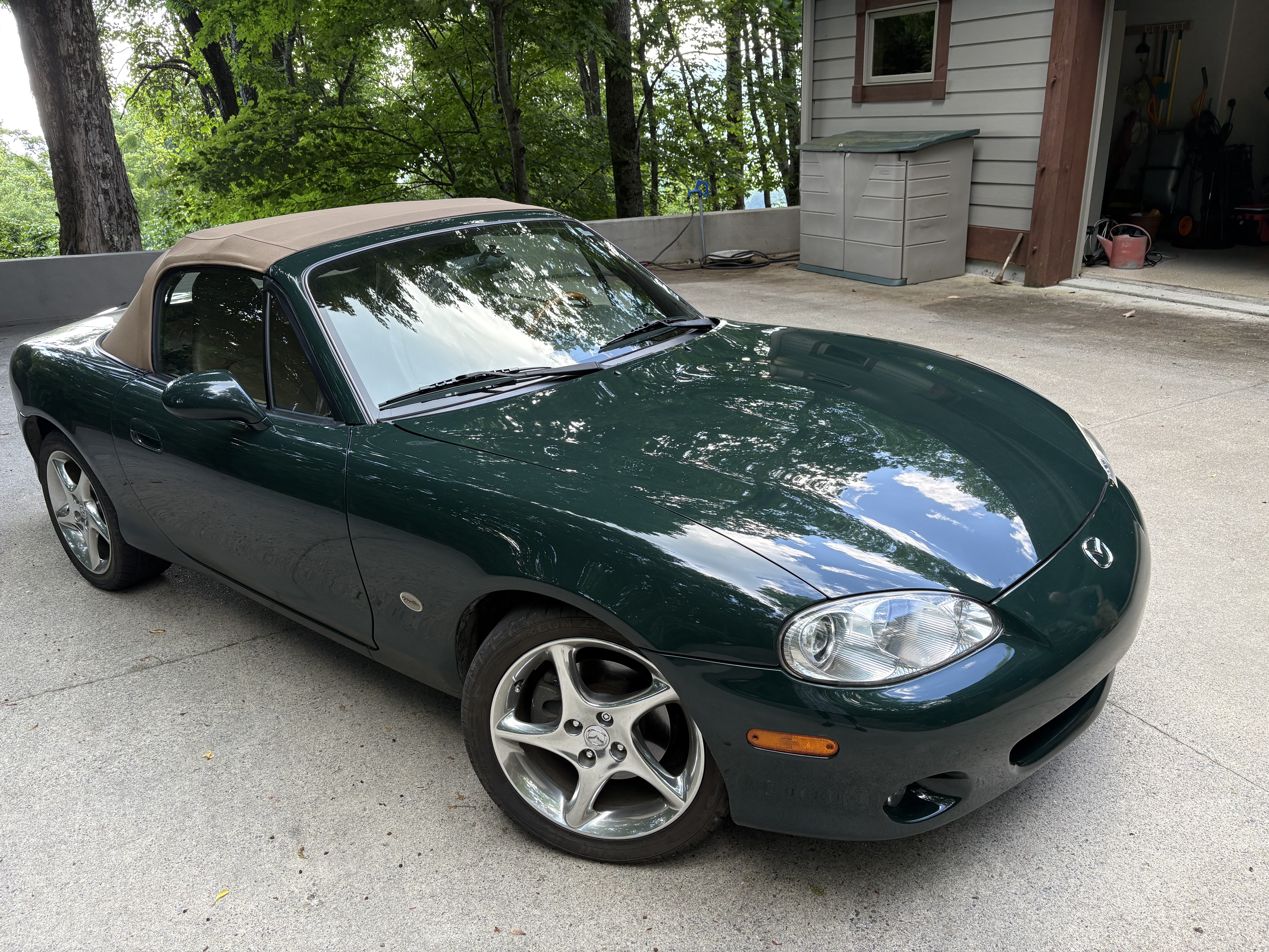 Used 2001 MAZDA MX-5 Miata RWD image 10