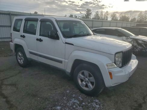 Used 2011 Jeep Liberty Sport image 2
