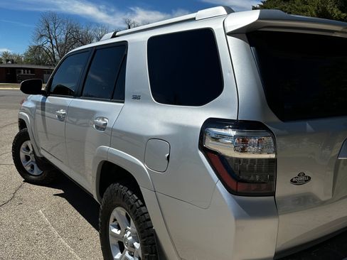 Used 2018 Toyota 4Runner SR5 image 2