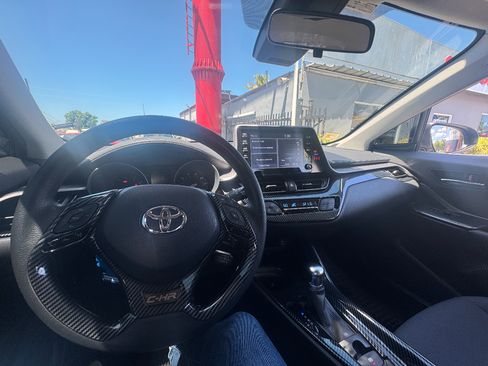 Used 2022 Toyota C-HR Nightshade image 4