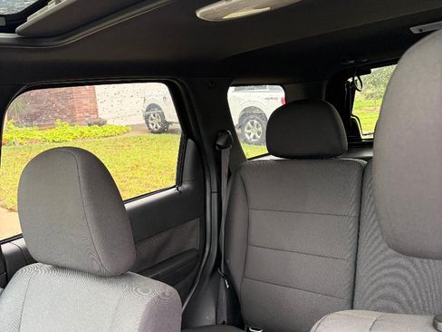 Used 2012 Ford Escape XLT image 8