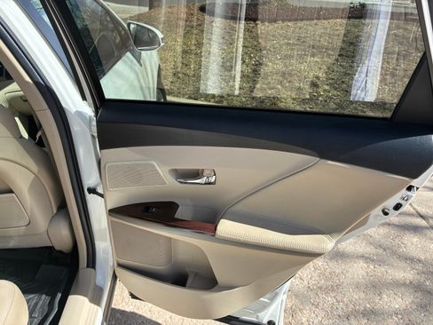 Used 2013 Toyota Venza Limited w/ Tow Prep Pkg image 10