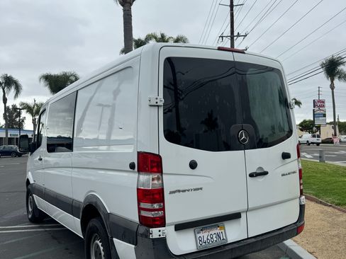 Used 2014 Mercedes-Benz Sprinter 2500 image 11