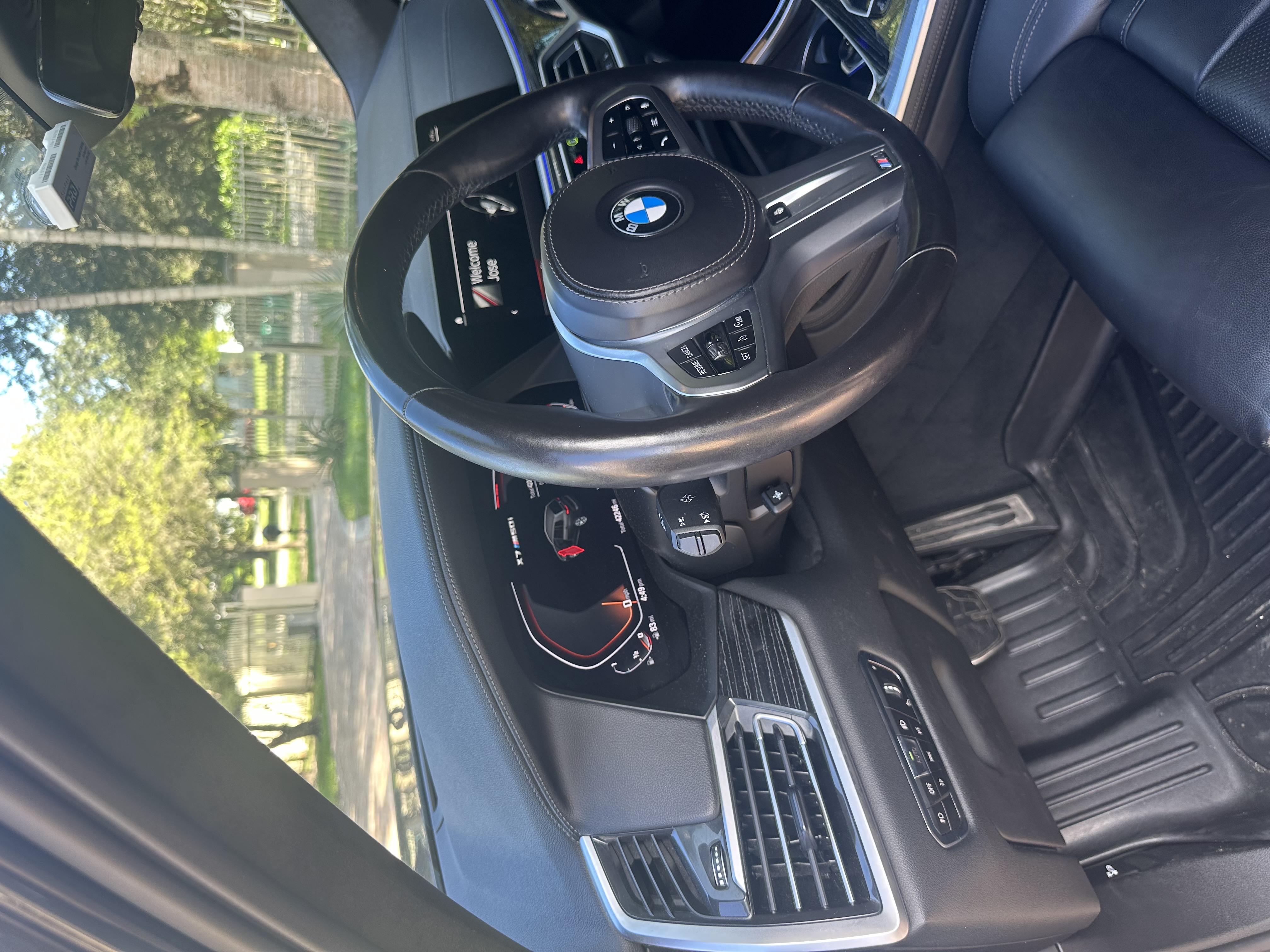 Used 2022 BMW X7 M50i w/ Cold Weather Package AWD/4WD image 11