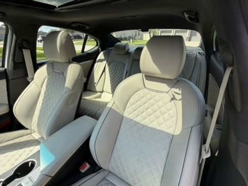 Used 2023 Genesis G70 3.3T w/ Sport Prestige Package RWD image 24