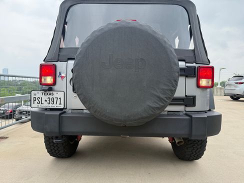 Used 2018 Jeep Wrangler Rubicon AWD/4WD image 11