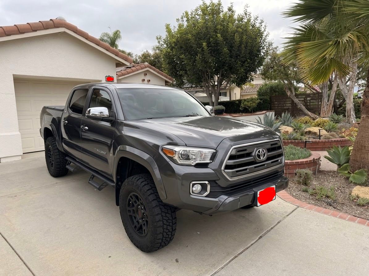 Used 2017 Toyota Tacoma Limited w/ Tow Package AWD/4WD image 2