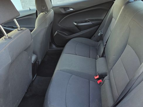 Used 2018 Chevrolet Cruze LS image 9