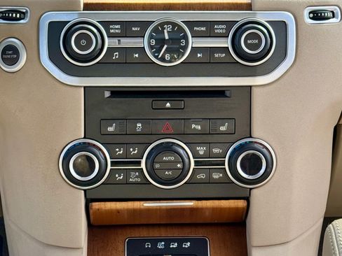 Used 2016 Land Rover LR4 HSE Silver Edition image 9