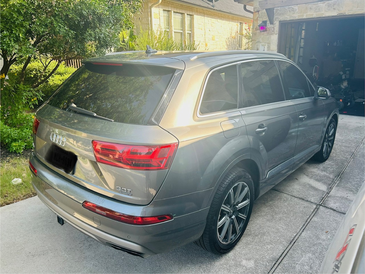 Used 2017 Audi Q7 3.0T Premium Plus AWD/4WD image 4