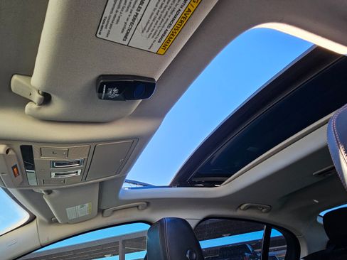 Used 2019 Jaguar XE Prestige image 12