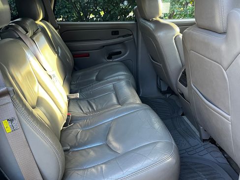 Used 2004 GMC Yukon SLT w/ 1SD Preferred Equipment Group image 10