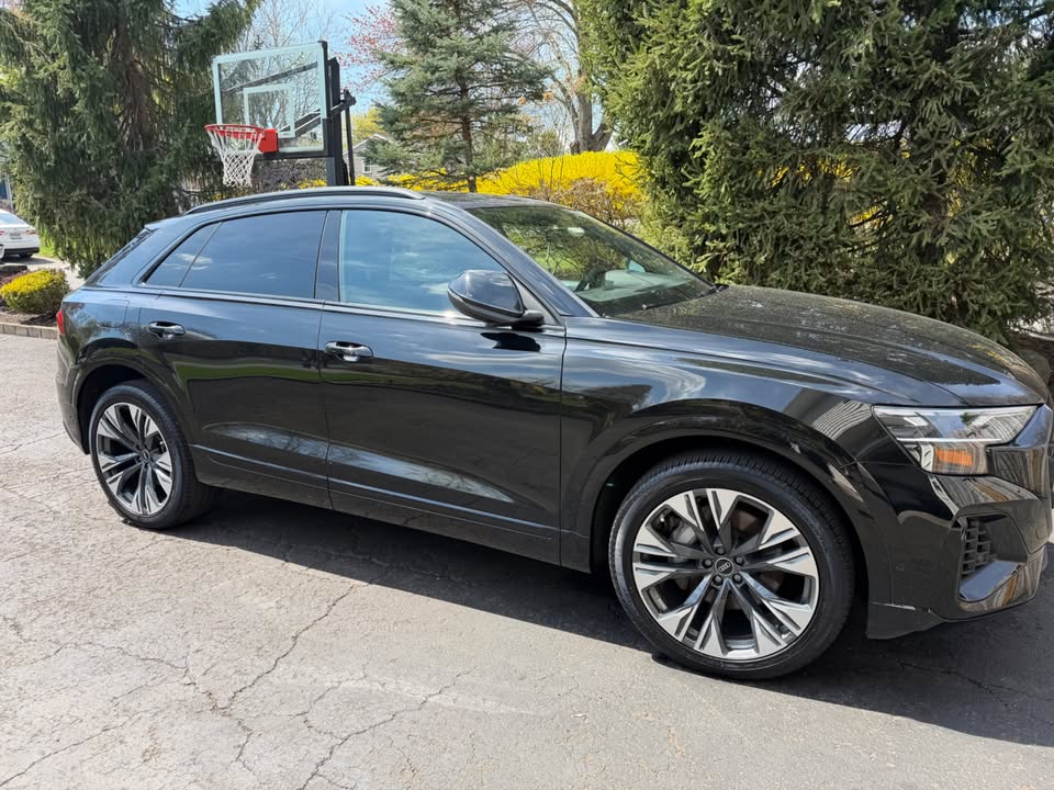 Used 2025 Audi Q8 Premium AWD/4WD image 1
