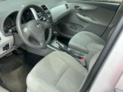 Used 2010 Toyota Corolla image 5