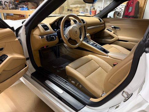 Used 2015 Porsche Boxster S image 14