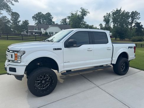Used 2018 Ford F150 XLT w/ Equipment Group 302A Luxury AWD/4WD image 9