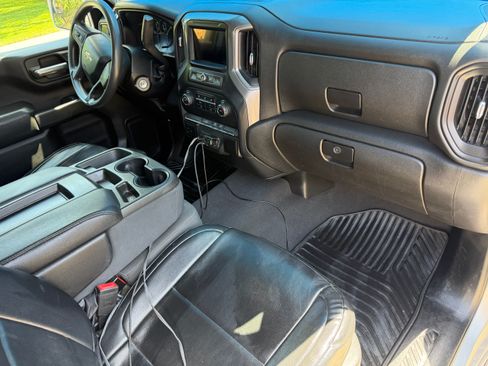 Used 2019 Chevrolet Silverado 1500 Custom image 9