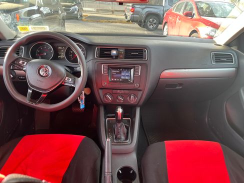 Used 2017 Volkswagen Jetta S image 12