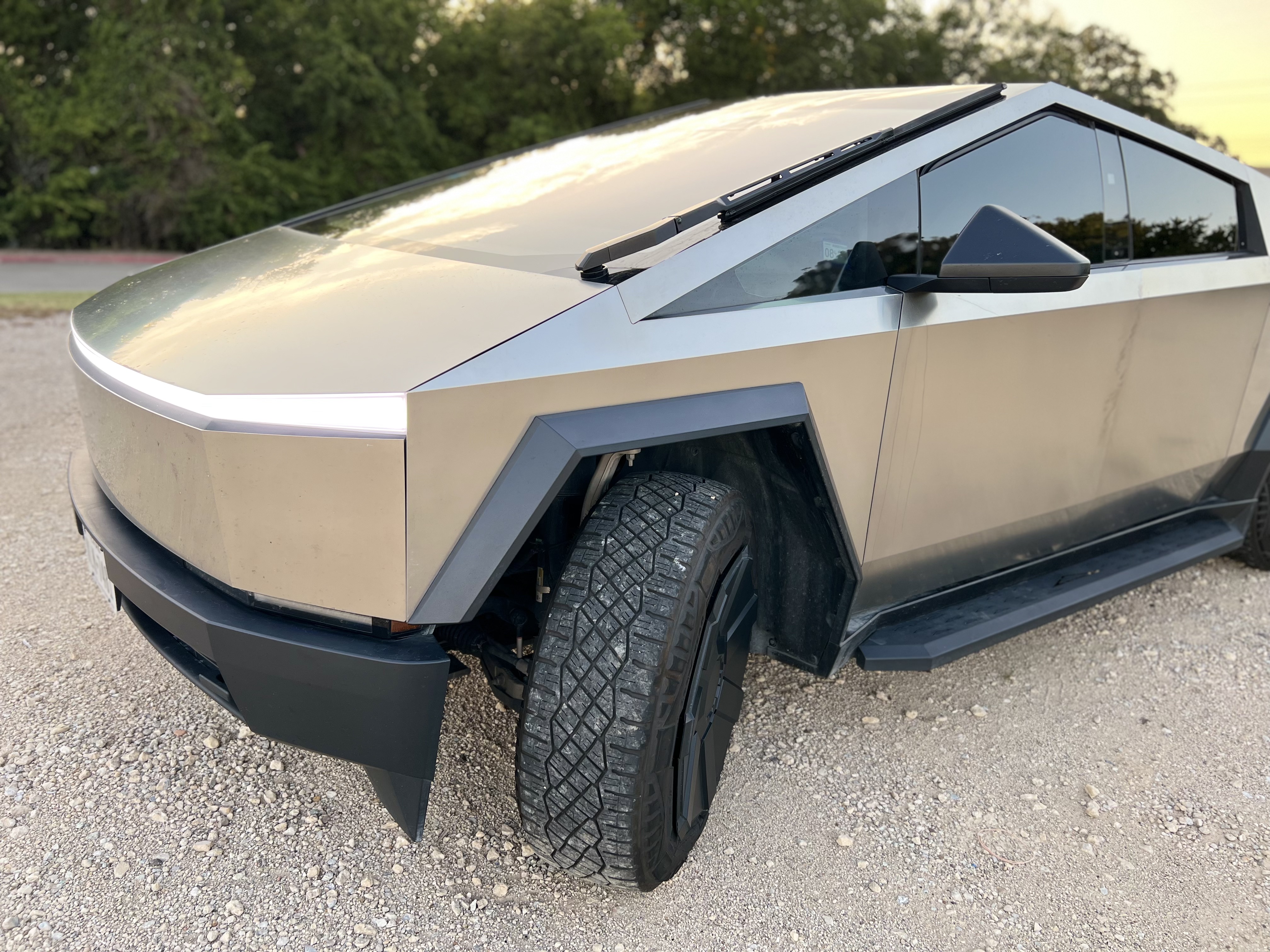 Used 2025 Tesla Cybertruck AWD Crew Cab image 14