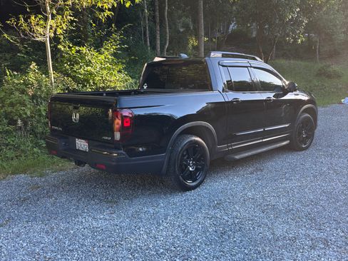Used 2017 Honda Ridgeline Black Edition image 2