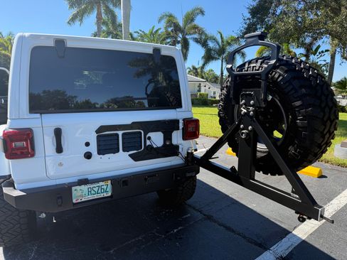 Used 2019 Jeep Wrangler Unlimited Rubicon image 4