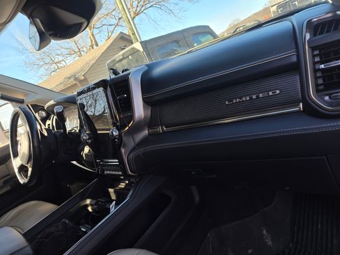 Used 2023 RAM 4500 4x4 Crew Cab DRW image 6