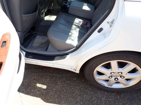 Used 2000 Toyota Avalon XLS image 14