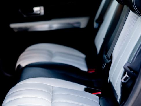 Used 2013 Land Rover Range Rover Sport Autobiography w/ Autobiography Pkg image 10