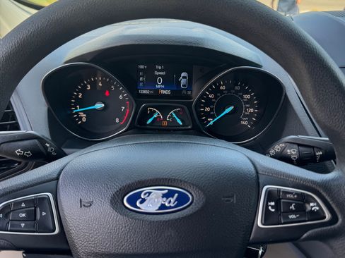 Used 2018 Ford Escape SE w/ SE Sync 3 Package FWD image 15