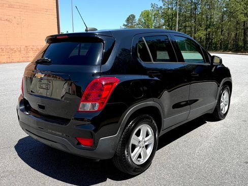 Used 2020 Chevrolet Trax LS w/ Tint and Cruise Package FWD image 8