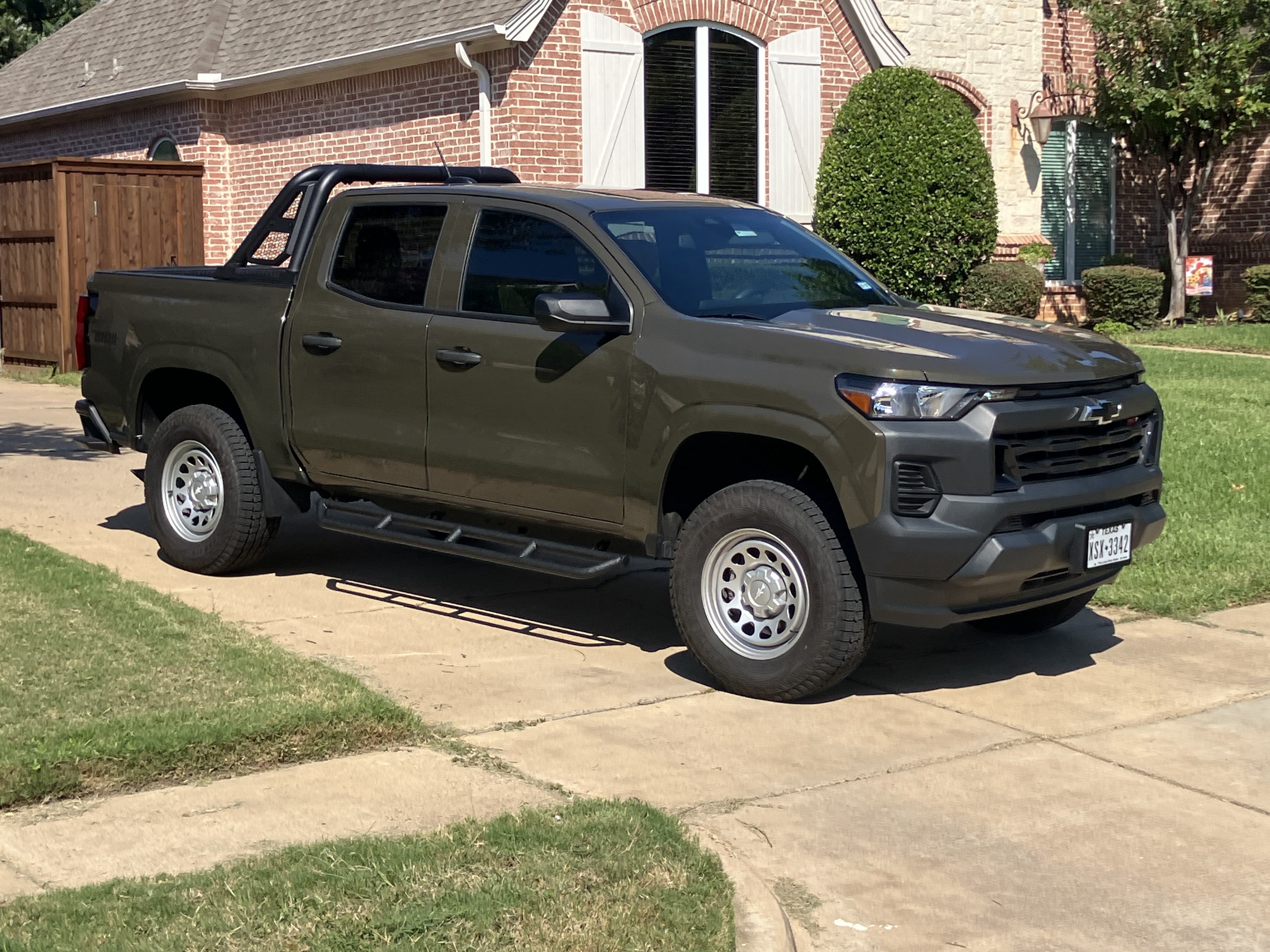 Used 2023 Chevrolet Colorado W/T RWD image 18