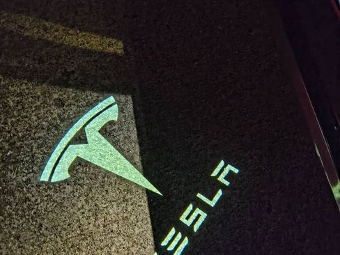 Used 2018 Tesla Model 3 Long Range image 10