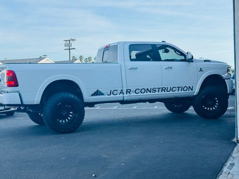 Used 2019 RAM 2500 Laramie image 13