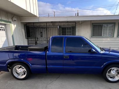 Used 2001 Chevrolet S10 Pickup LS w/ Preferred Equipment Group