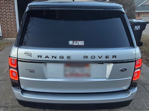 Used 2020 Land Rover Range Rover HSE image 9